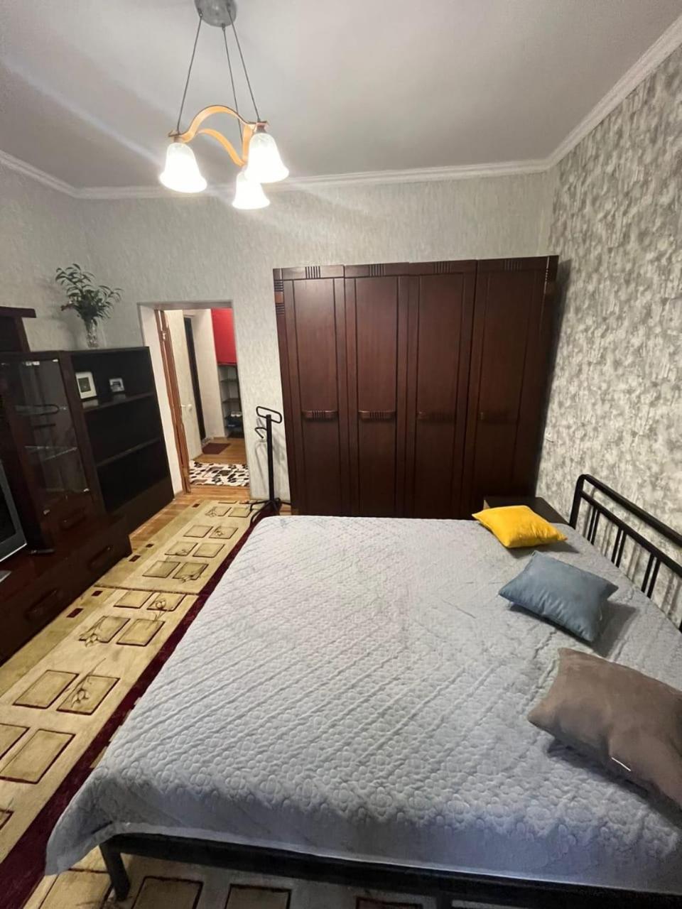 Apartments on Mustafa Ozturk Almaty Exterior foto