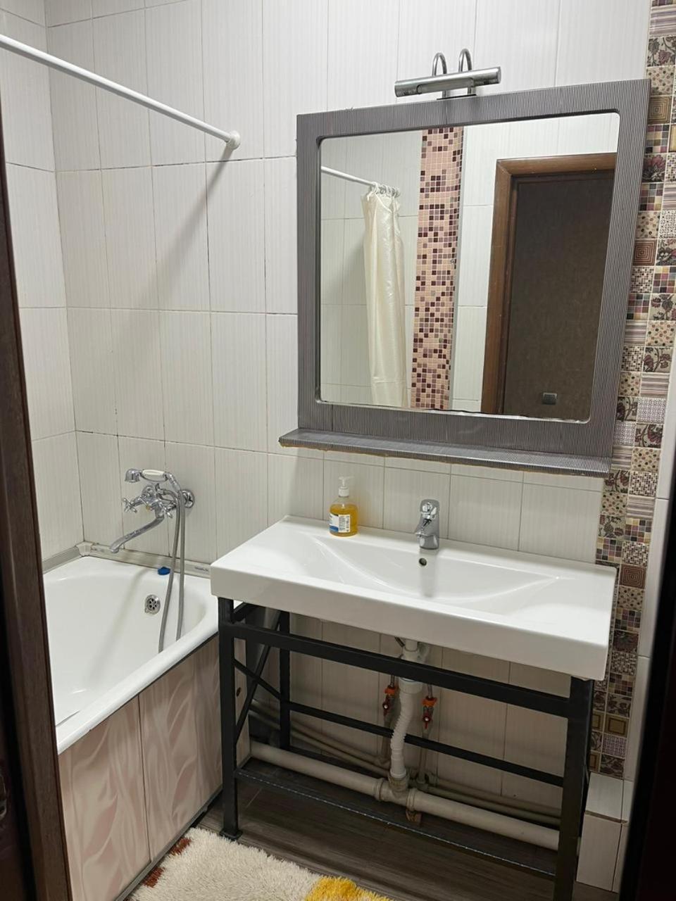 Apartments on Mustafa Ozturk Almaty Zimmer foto