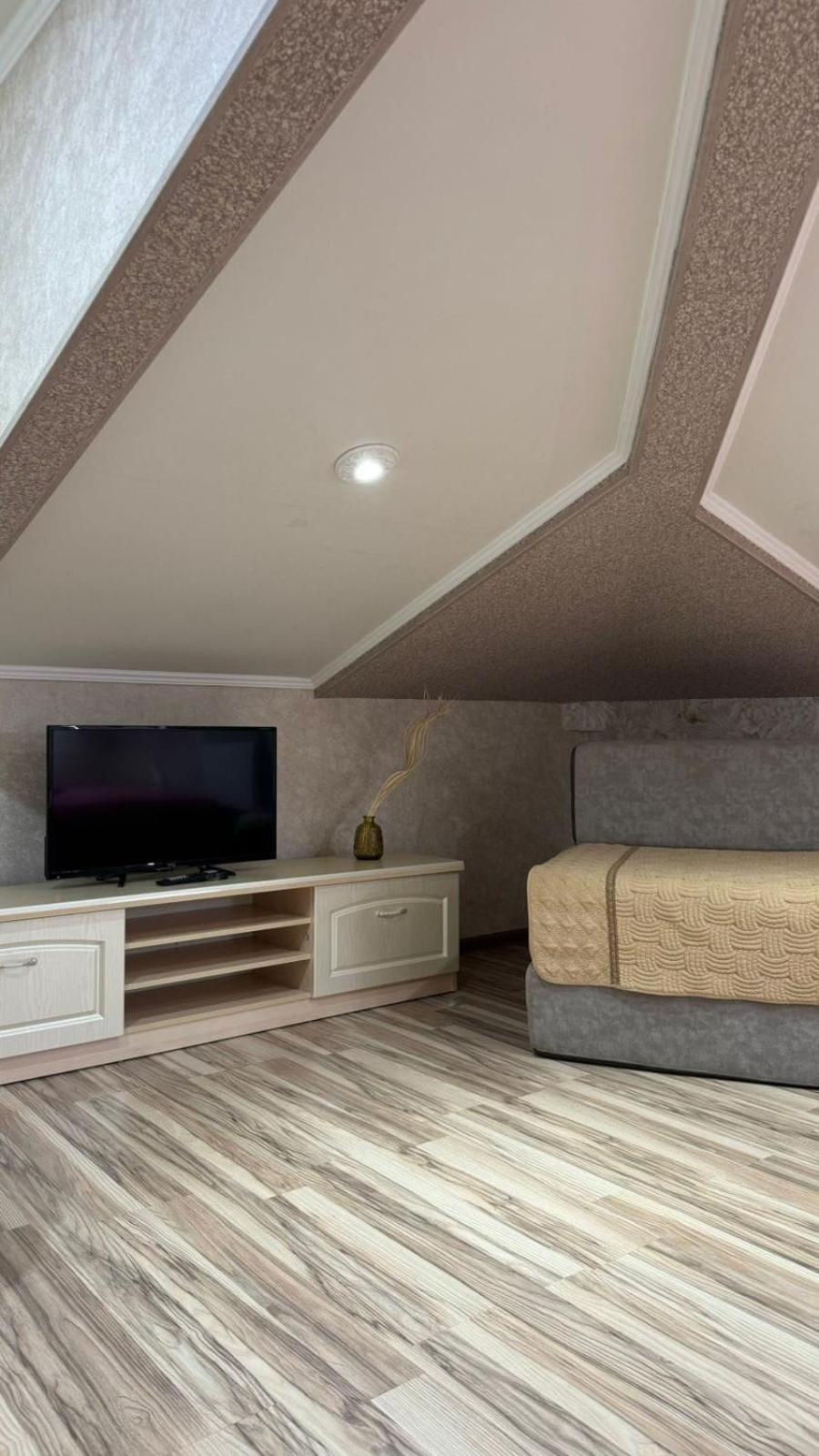 Apartments on Mustafa Ozturk Almaty Exterior foto