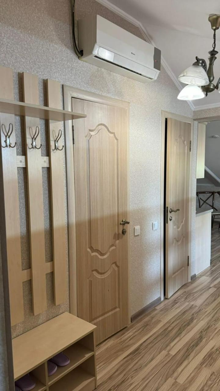 Apartments on Mustafa Ozturk Almaty Exterior foto
